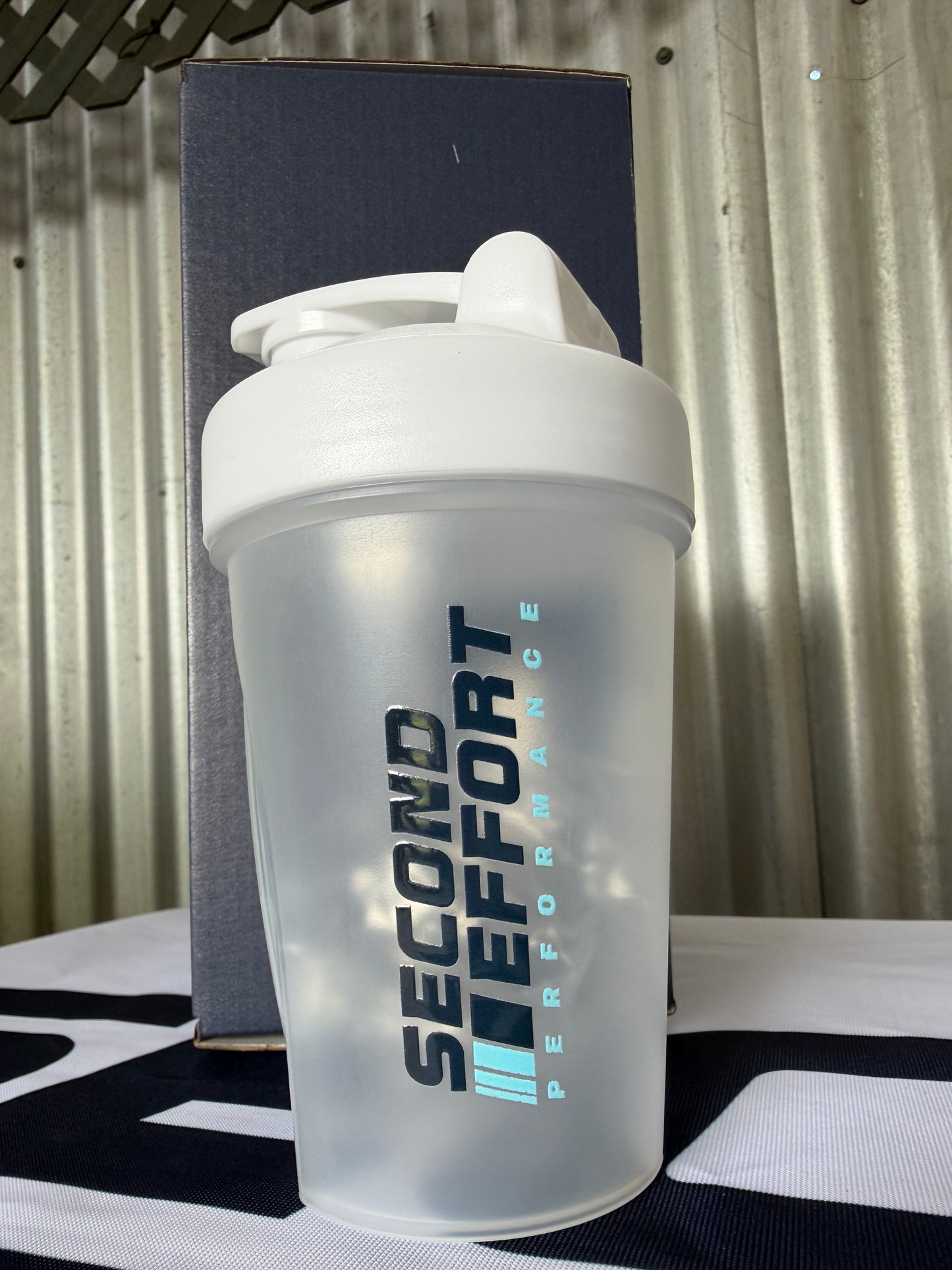 Second Effort Performance Shaker // Frosted White